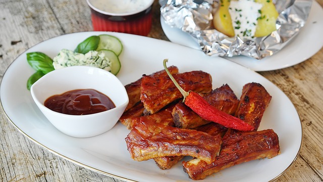 vepřová žebírka z grilu